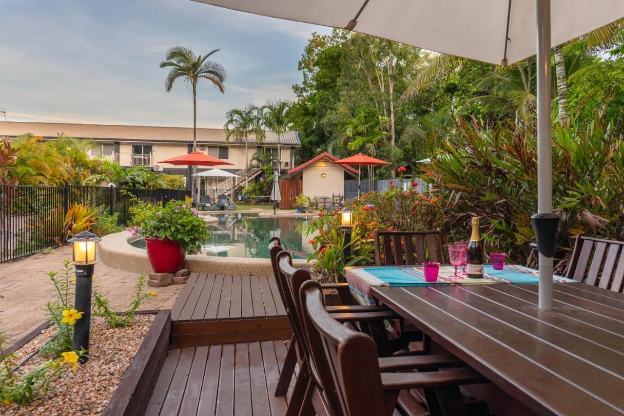 Lychee Tree Holiday Apartments Port Douglas Exterior photo