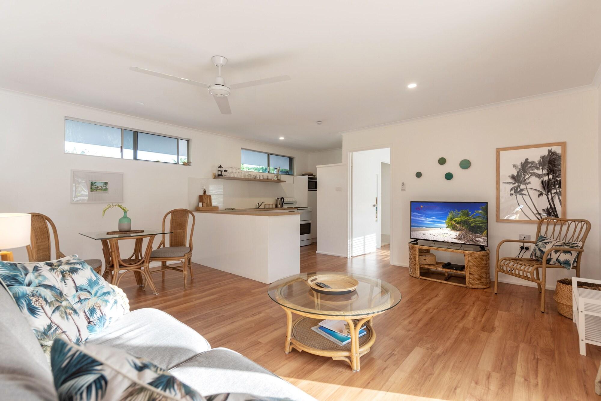 Lychee Tree Holiday Apartments Port Douglas Exterior photo