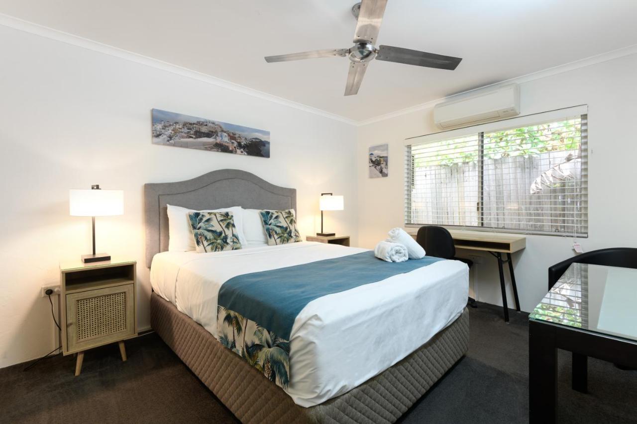 Lychee Tree Holiday Apartments Port Douglas Exterior photo