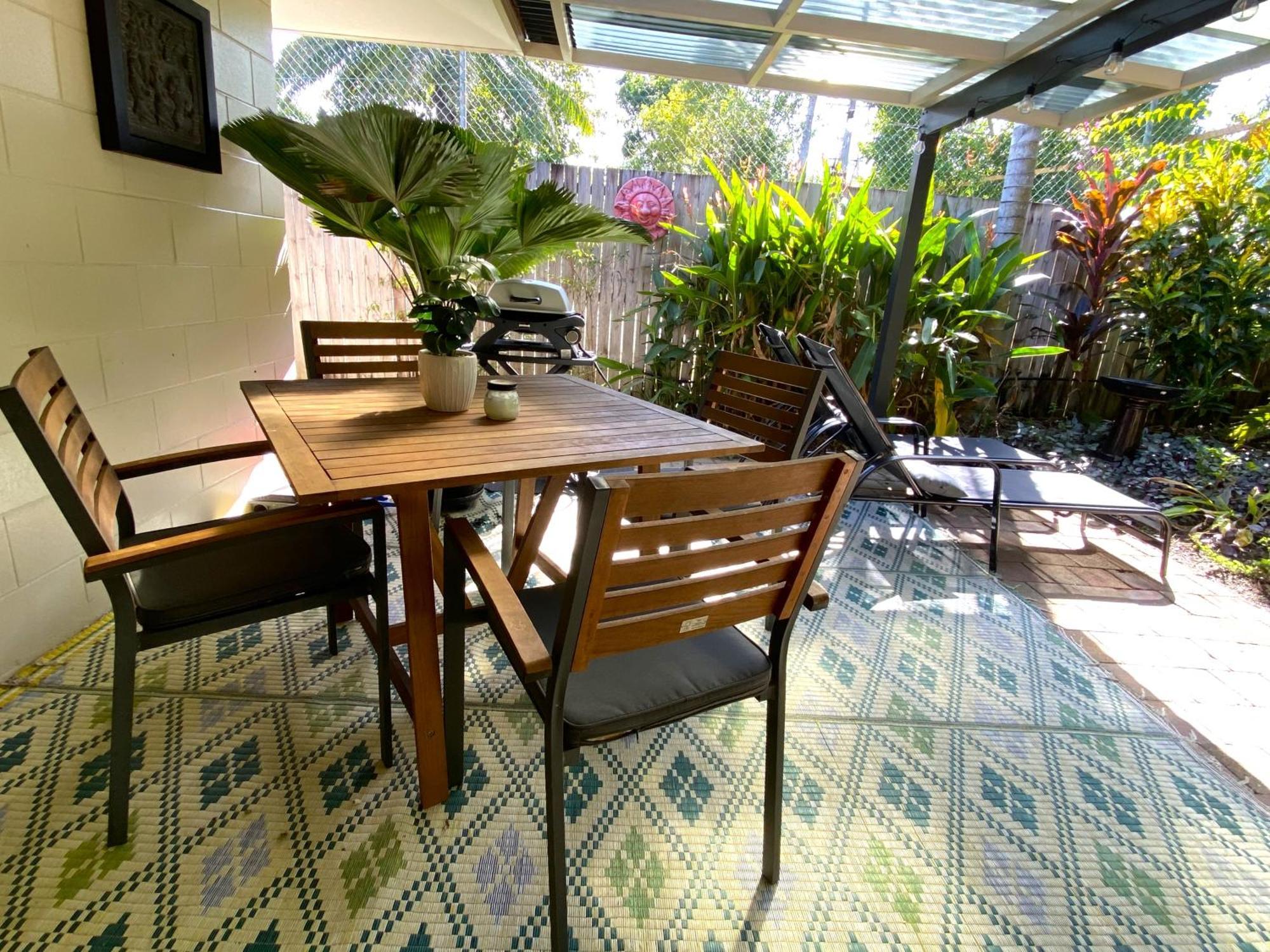 Lychee Tree Holiday Apartments Port Douglas Room photo