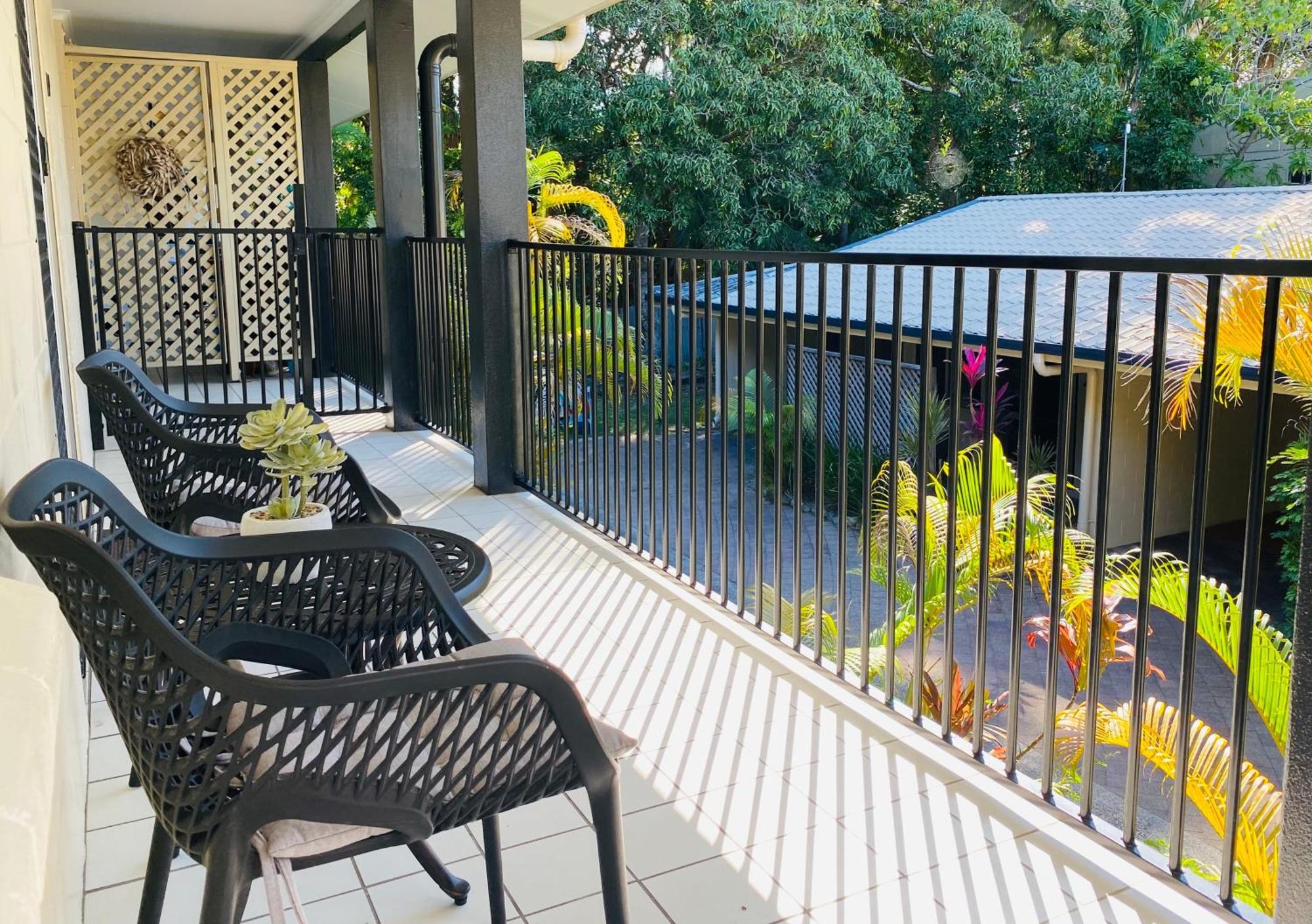 Lychee Tree Holiday Apartments Port Douglas Room photo