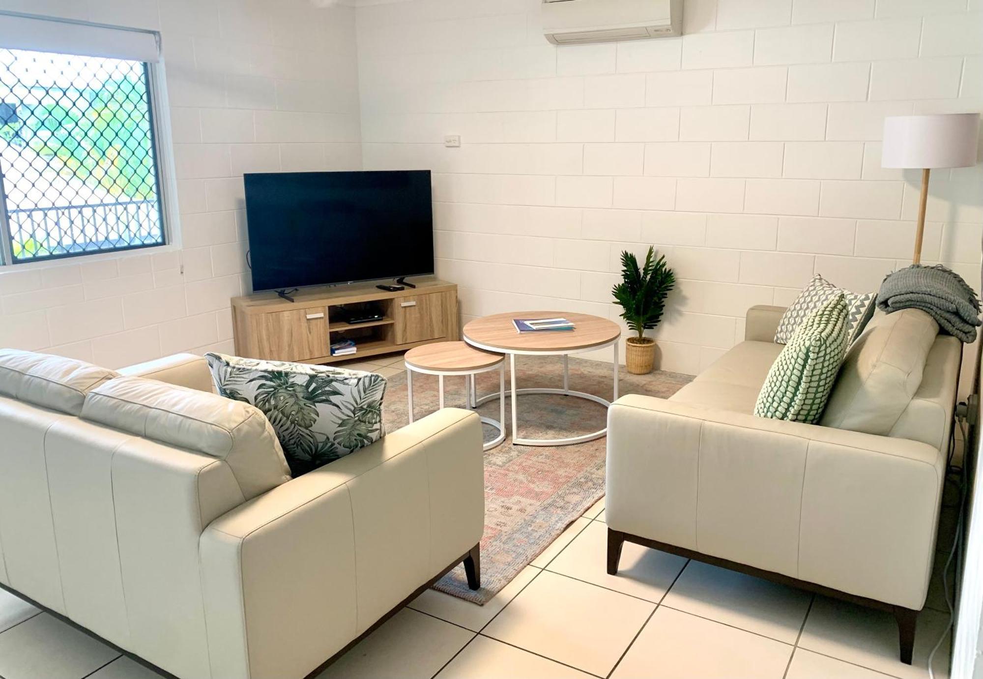 Lychee Tree Holiday Apartments Port Douglas Room photo